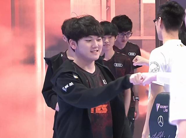 BC.Game与s1mple战胜Spirit Academy晋级季后赛半决赛